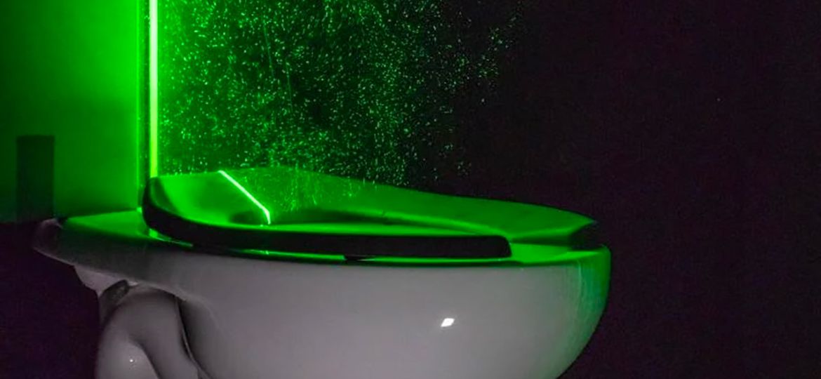 laser-flushing-toilet-spray